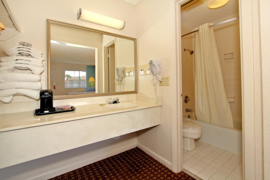 Super 8 By Wyndham Kissimmee 모텔 객실 사진