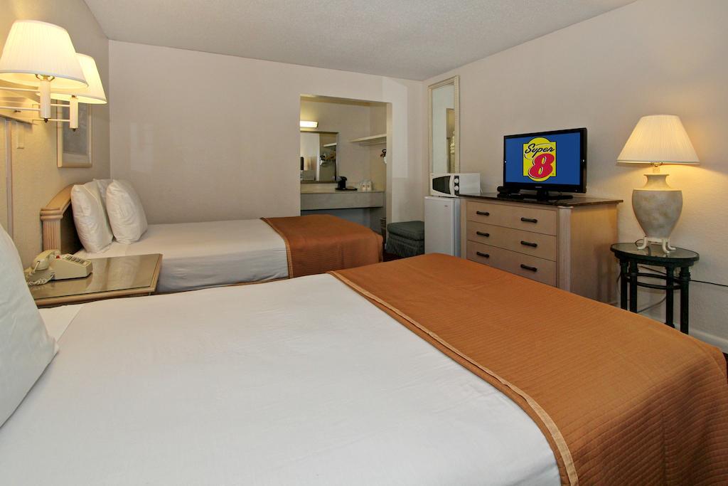 Super 8 By Wyndham Kissimmee 모텔 객실 사진