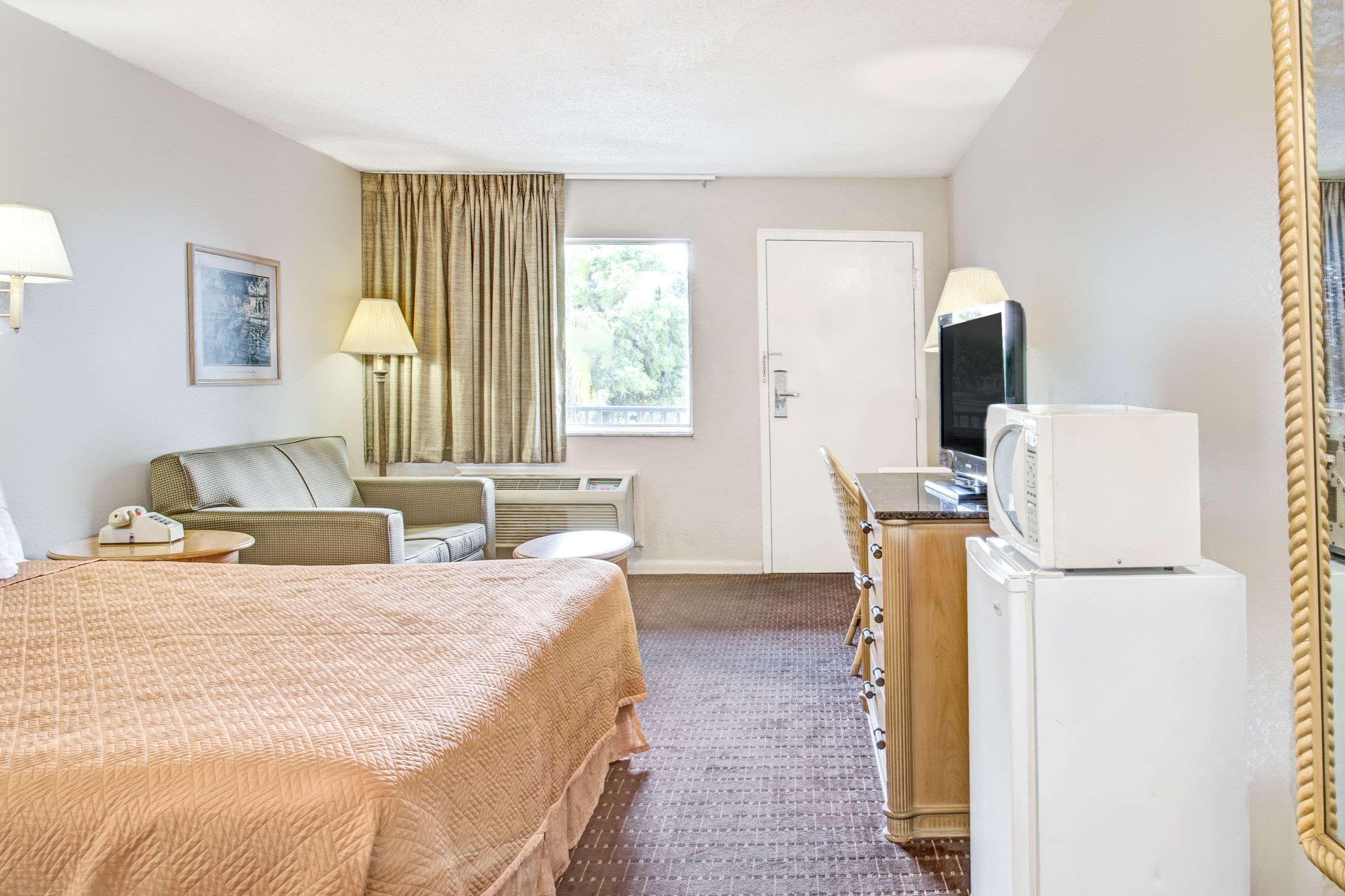 Super 8 By Wyndham Kissimmee 모텔 외부 사진