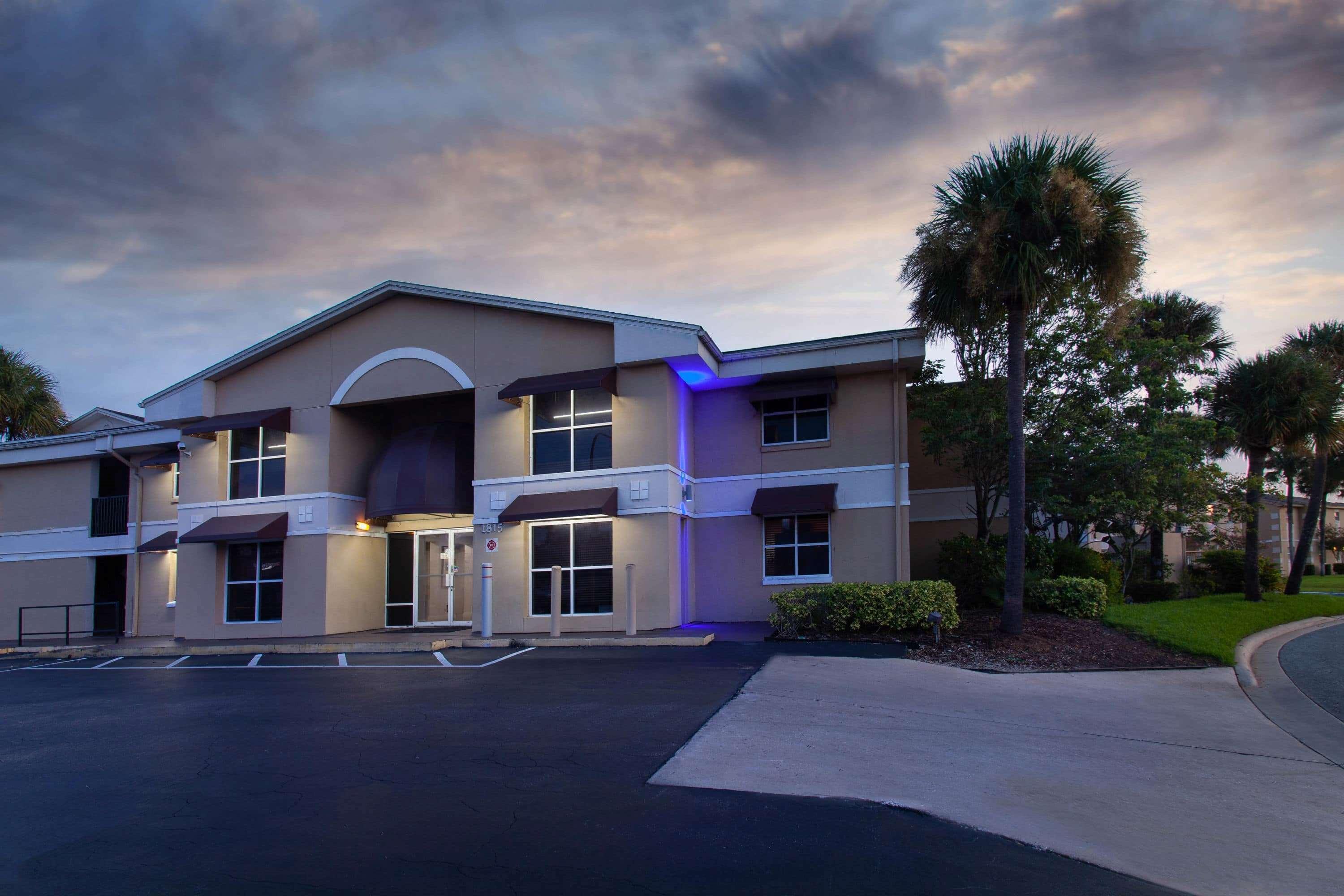 Super 8 By Wyndham Kissimmee 모텔 외부 사진