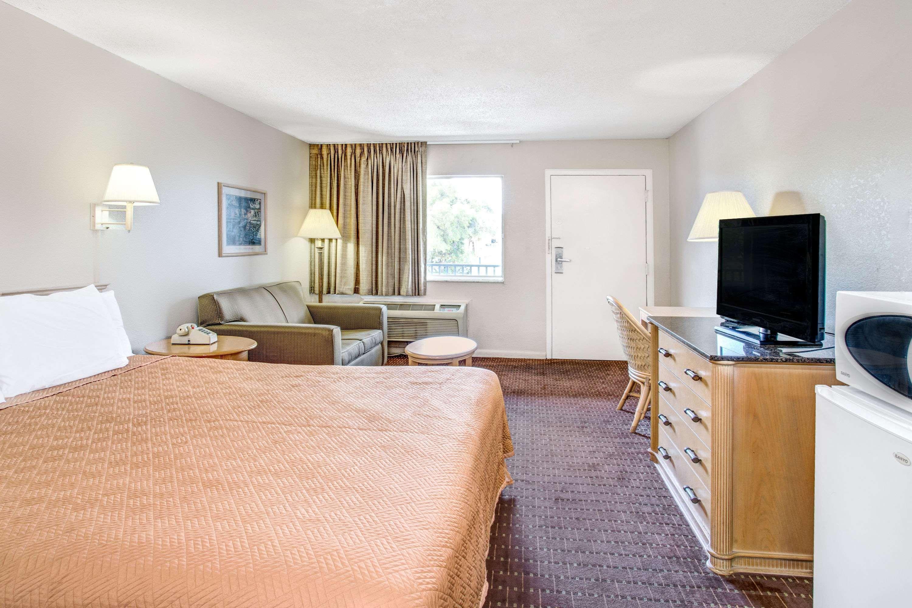 Super 8 By Wyndham Kissimmee 모텔 외부 사진